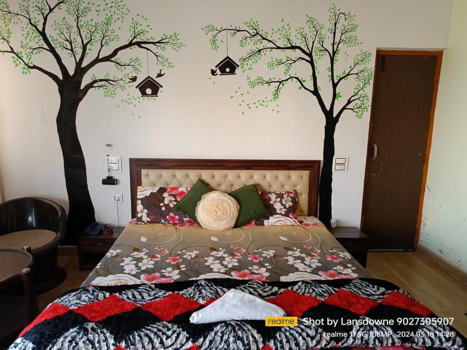 Joshi Holiday Home Stay 兰斯顿 外观 照片