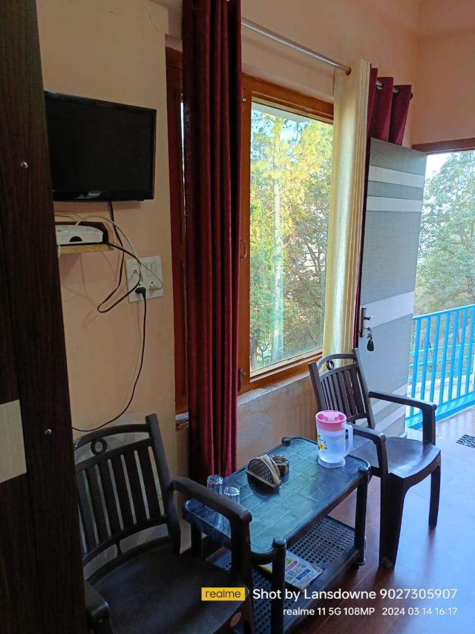 Joshi Holiday Home Stay 兰斯顿 外观 照片