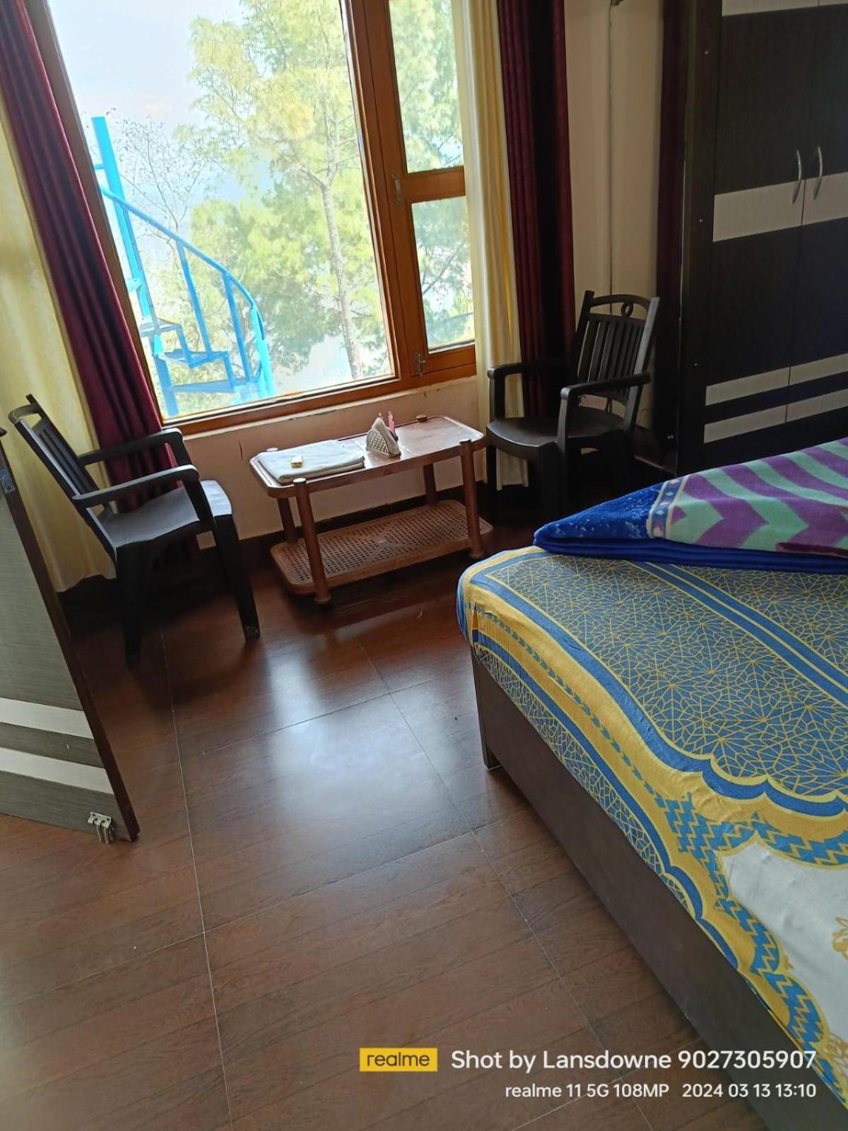 Joshi Holiday Home Stay 兰斯顿 外观 照片