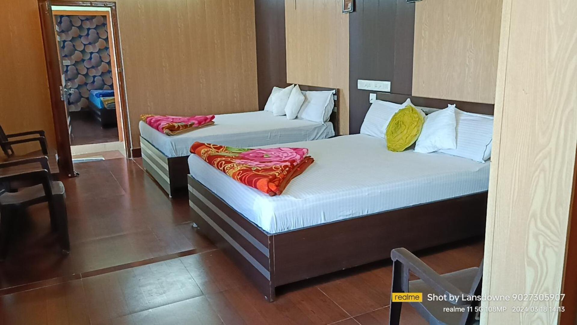 Joshi Holiday Home Stay 兰斯顿 外观 照片