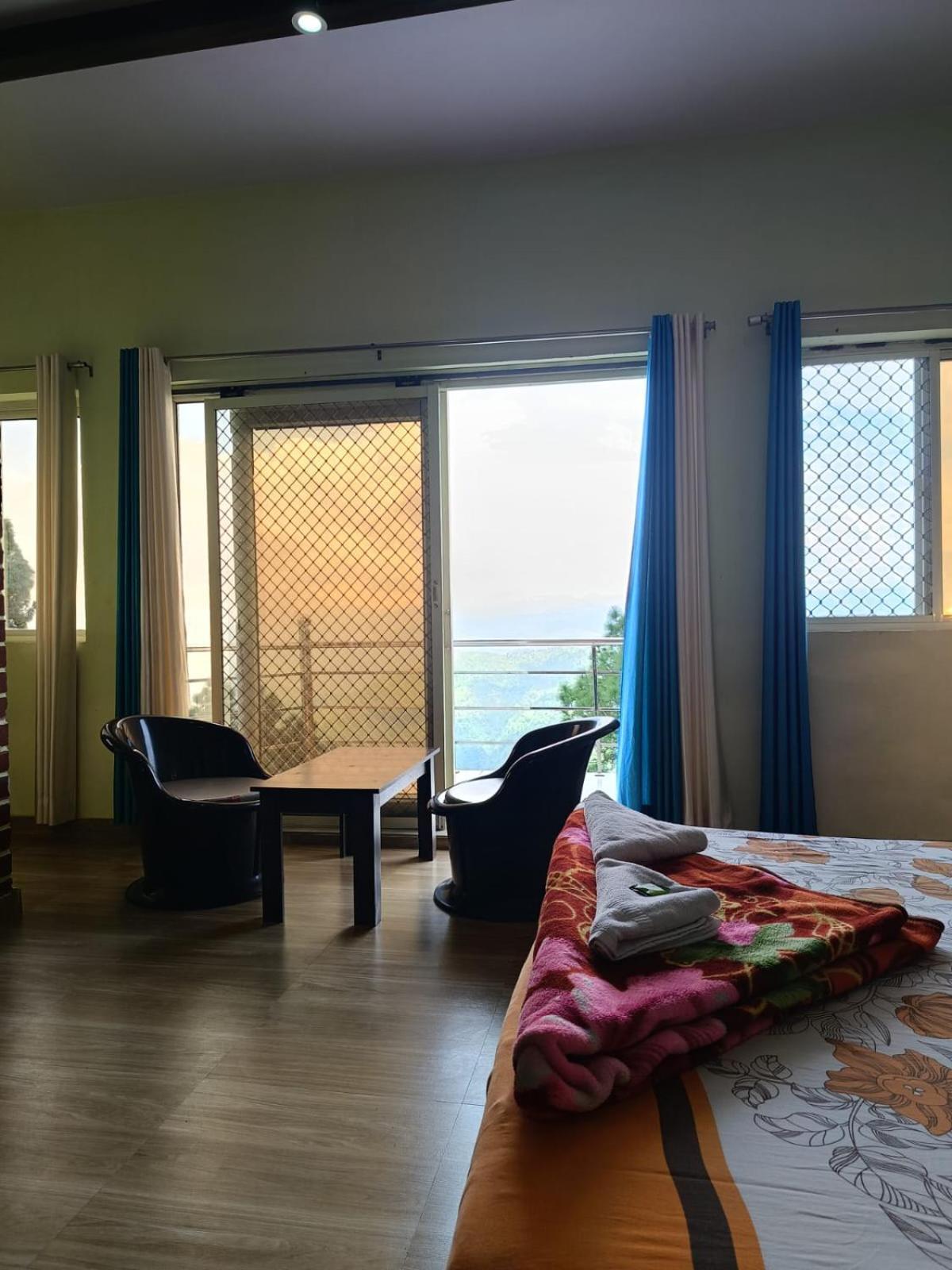 Joshi Holiday Home Stay 兰斯顿 外观 照片